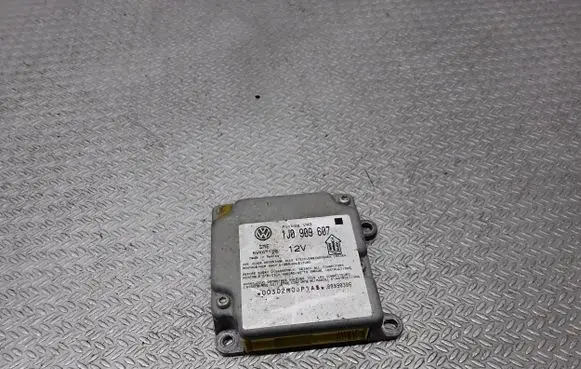 Volkswagen PASSAT B5 Airbag control unit/module 1J0909607