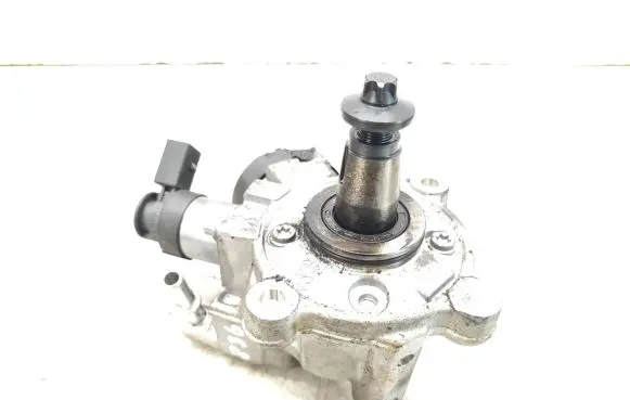 BMW 1 F20 F21 Fuel injection high pressure pump 0445010764 8511626