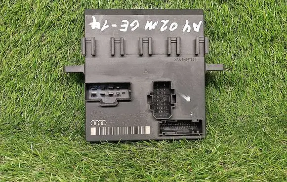 Audi A4 S4 B6 8E 8H Comfort/convenience module 8E0907279E