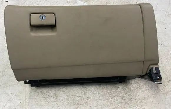Glove box