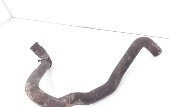 Volkswagen PASSAT B5 Engine coolant pipe/hose 8D0819371B