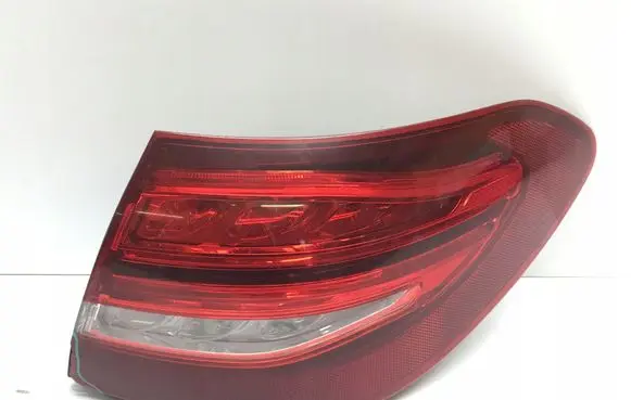 Mercedes-Benz C W205 Tailgate rear/tail lights