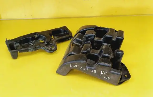 Rear bumper mounting bracket