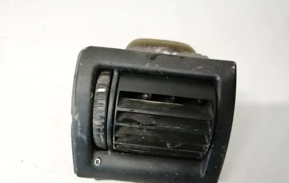 Dash center air vent grill