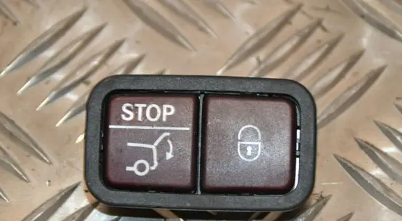 Mercedes-Benz E W213 Tailgate/boot open switch button 2128210551 32132103