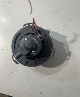 Mazda 3 I Heater fan/blower 8940000270 111N7N02