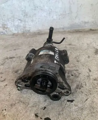 Toyota Corolla E120 E130 Vacuum pump 0810002590