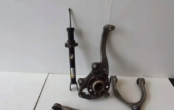 Mercedes-Benz C W205 Front wheel hub spindle knuckle A2053201513 A2052200