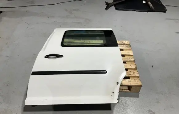 Volkswagen Caddy Side sliding door 