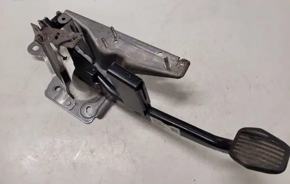 Volvo S40 Brake pedal 4N512467AF