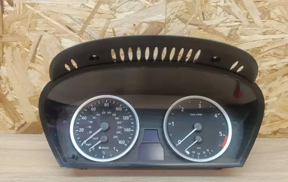 BMW 5 E60 E61 Speedometer (instrument cluster) 9135254 110080213 213713006191