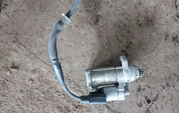 Volkswagen Golf VII Starter motor 02M911024R