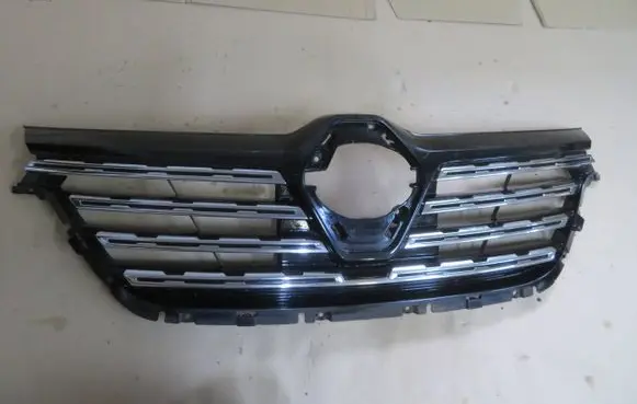 Renault Talisman Front grill 623100565R