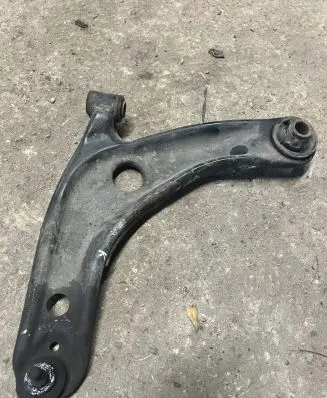 Toyota Yaris Front lower control arm/wishbone