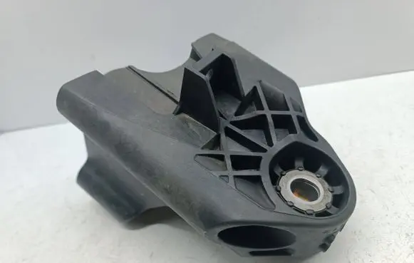 Mercedes-Benz E W213 Engine mounting bracket A6542232200