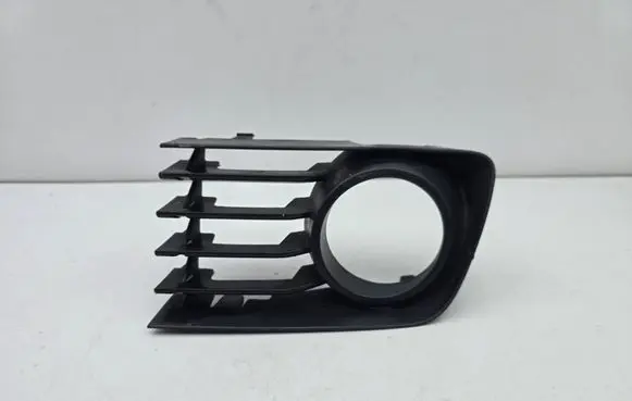 Toyota Prius (XW20) Front fog light trim/grill 5311247030