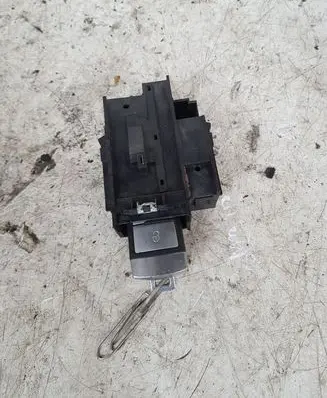 Volkswagen PASSAT B6 Ignition lock 3C0905843