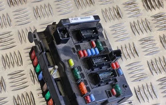 Peugeot 807 Fuse box set 9650663980 44400664 BSMB4
