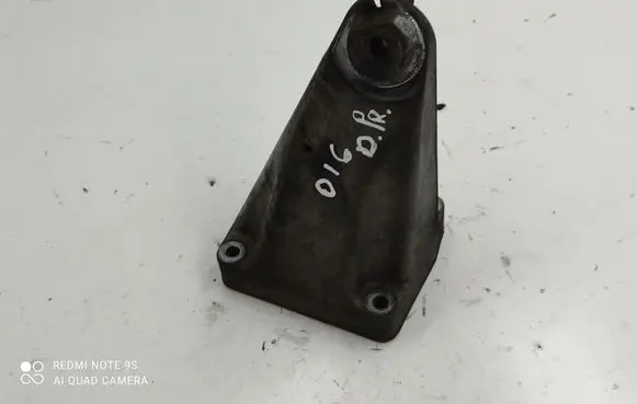 Mercedes-Benz CLK A209 C209 Engine mounting bracket A6112230804