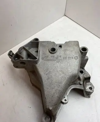 Volkswagen Golf VII Engine mounting bracket 04E199275