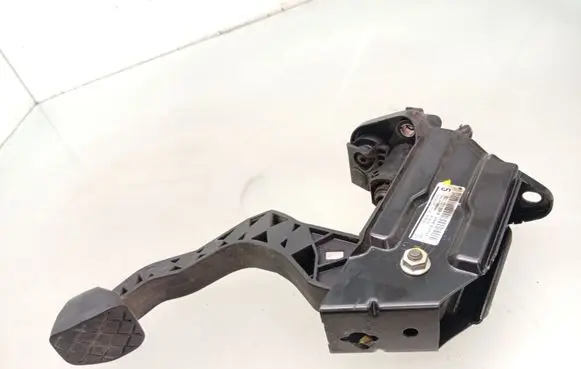 Volkswagen Polo Clutch pedal 6Q0721388