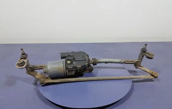 Volkswagen PASSAT B6 Front wiper linkage and motor 3C1955023C