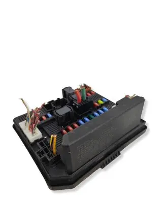 Nissan Qashqai Fuse module 284B7JD00B 519228324 1017162770