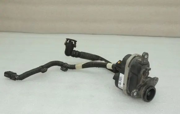 Suzuki Grand Vitara II Breather valve 1821052D00