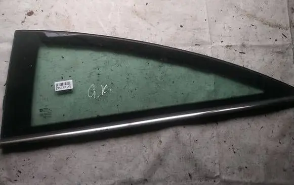 Opel Astra H Rear side window as2