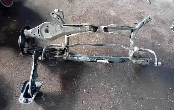 Volkswagen Golf VI Rear subframe 