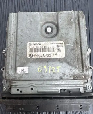 BMW 5 F10 F11 Engine control unit/module 8510137 0281016846