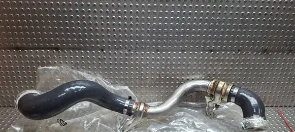 Coolant pipe/hose