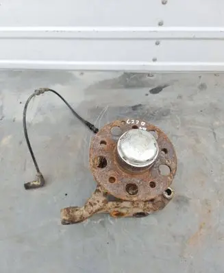 Mercedes-Benz C W203 Front wheel hub spindle knuckle 20800