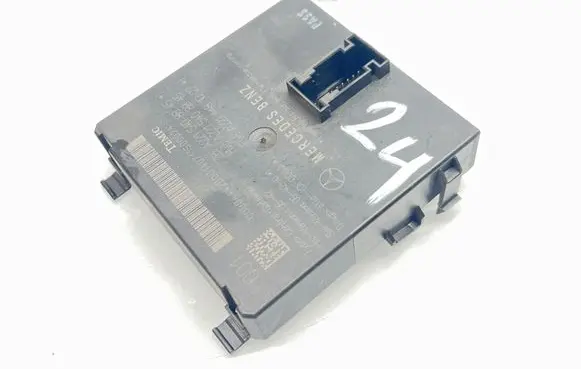 Mercedes-Benz S W221 Gateway control module A2215408845 A2215408945 A2214401027