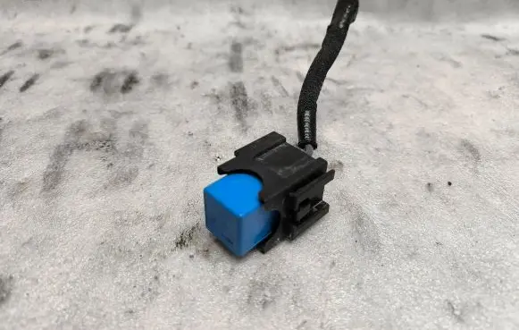 Renault Trafic III (X82) Other relay 252301716R 12V40A V23134B52X320