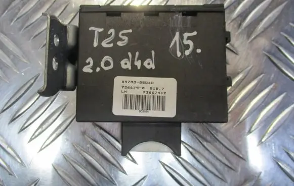 Toyota Avensis T250 Window wiper relay 89780-05040