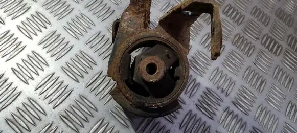 Mazda Premacy Engine mount bracket