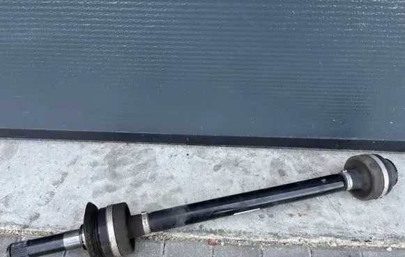 BMW M5 F90 Rear driveshaft 7856936