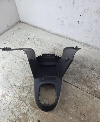 Volkswagen Touran I Center console 