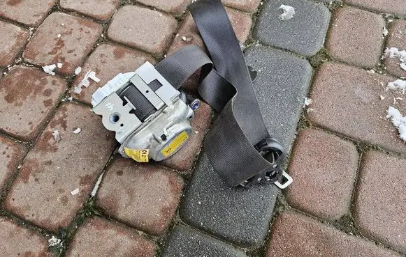 Opel Vivaro Front seatbelt 868853346R 93463097