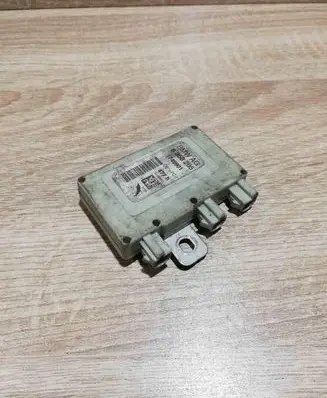 BMW 7 E65 E66 Aerial antenna amplifier 8368205 1749901