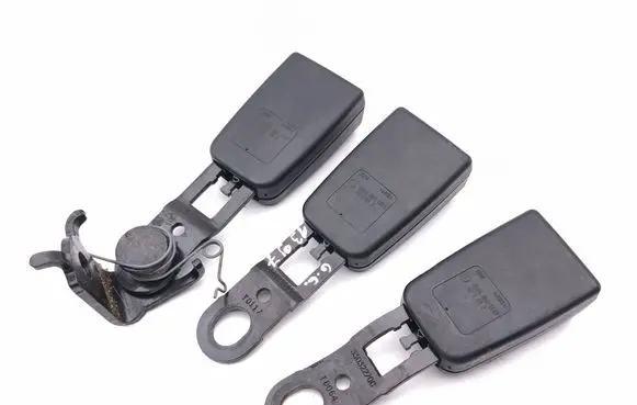 Mercedes-Benz ML W164 Rear seatbelt buckle A1648601669 A1648601659