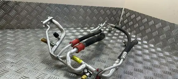 Tesla Model 3 Air conditioning (A/C) pipe/hose 109215700F