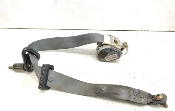 Mazda Tribute Rear seatbelt E11040695
