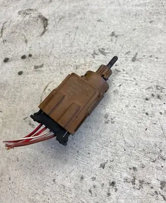 Audi A4 S4 B7 8E 8H Brake pedal sensor switch 3b0945511