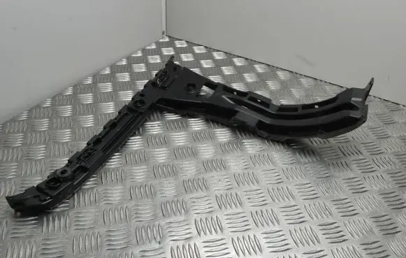 Mercedes-Benz C AMG W205 Front bumper mounting bracket A2058801702 I10067