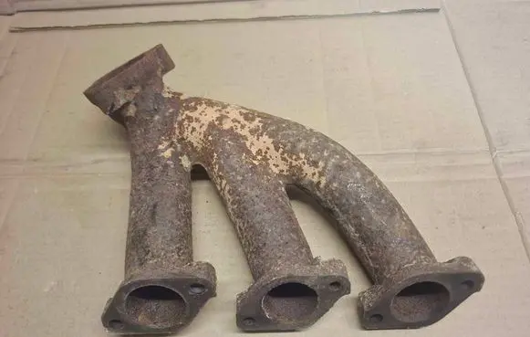 Mercedes-Benz 280 450 W116 Exhaust manifold 1072940801