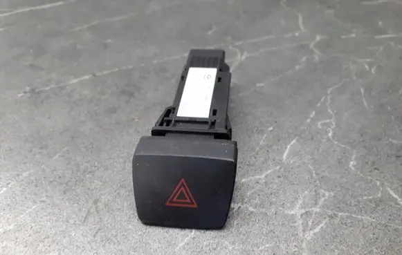 Mazda CX-9 Hazard light switch D651664H0
