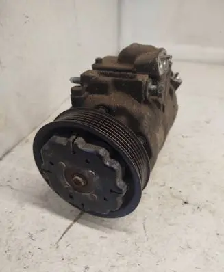 Volkswagen Polo Air conditioning (A/C) compressor (pump) 