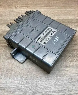 Opel Vectra B Engine control unit/module ECU 90464735 0281001335